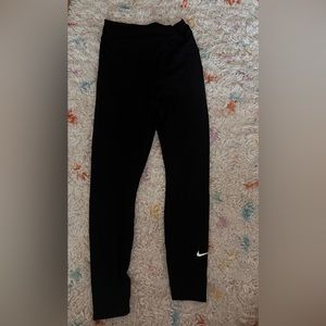 Nike One Woman’s Maternity High Waisted Leggings